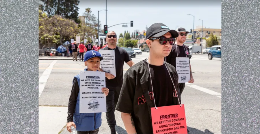 Picketers for CWA